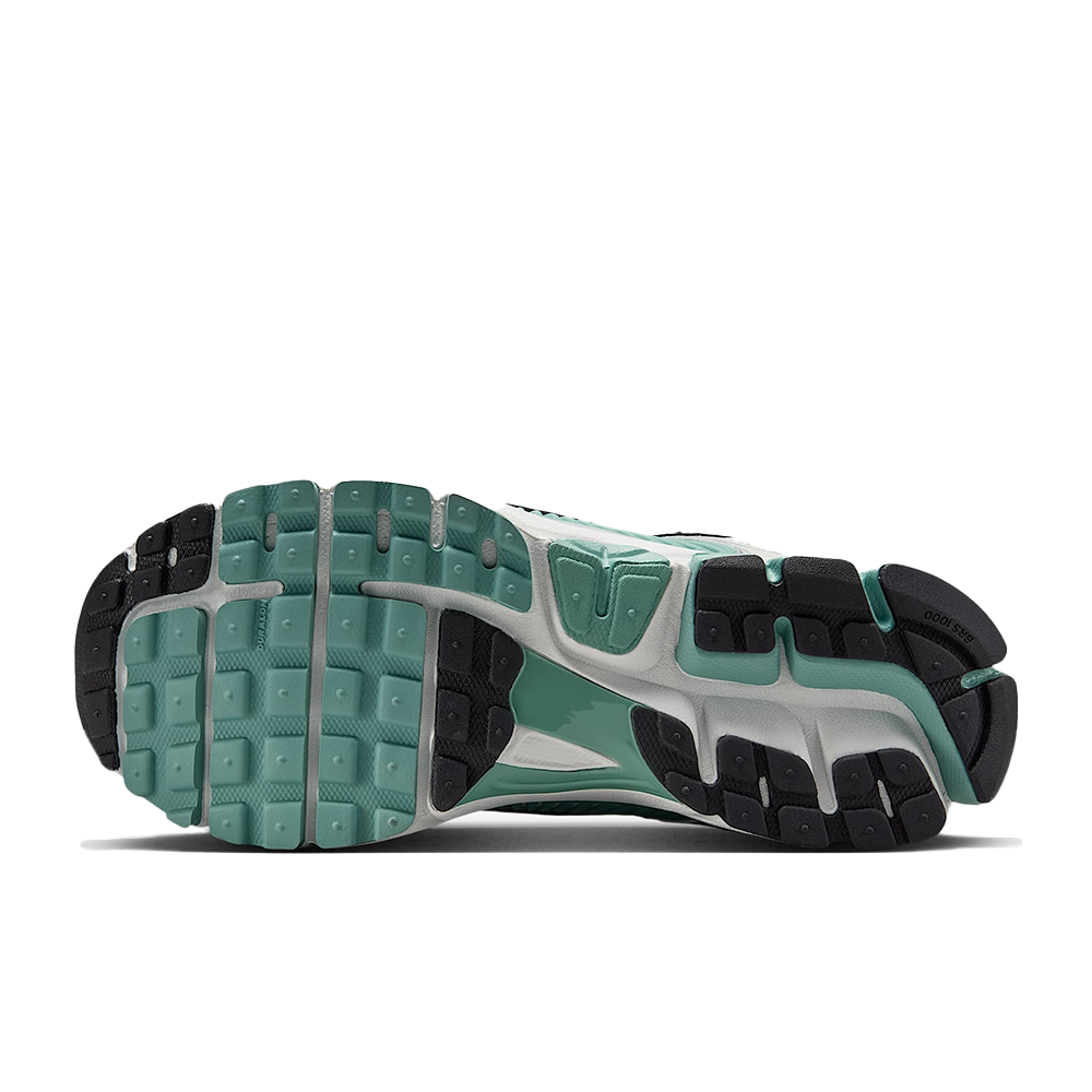 Nike Zoom Vomero 5 (W)